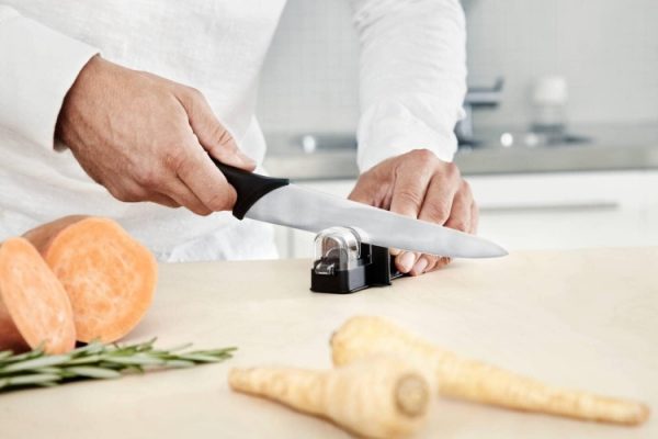 Fiskars Essential Roll-Sharp 1065598 (1023811) Knife Sharpener, Black - Image 3