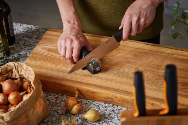 Fiskars Essential Roll-Sharp 1065598 (1023811) Knife Sharpener, Black - Image 2