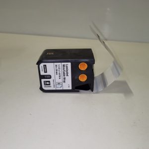 Ecost customer return Dymo 1868708, 38 mm x 39 mm Black on White Laminated Wire/Cable Wra