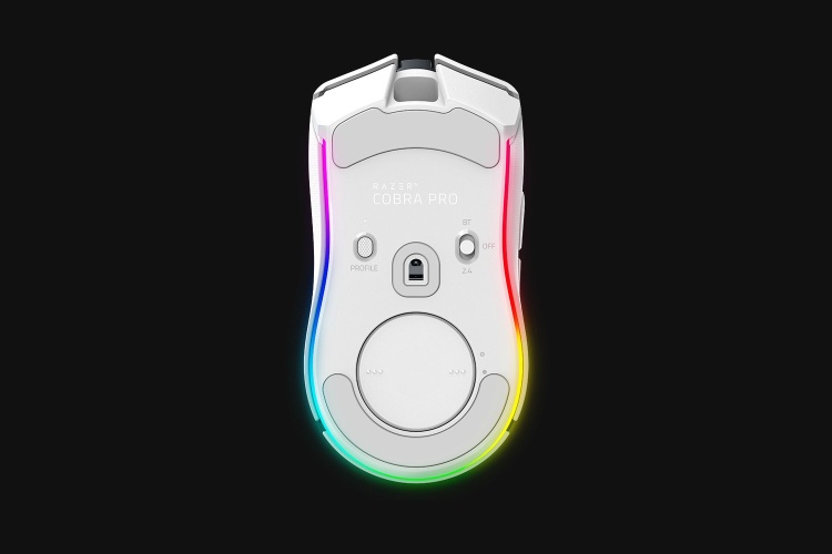 Razer Cobra Pro Wireless Gaming Mouse RF Wireless + Bluetooth + USB-C, 30000 DPI, White