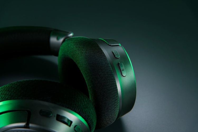 Razer Kraken V4 Wireless Gaming Headset, Bluetooth, Black