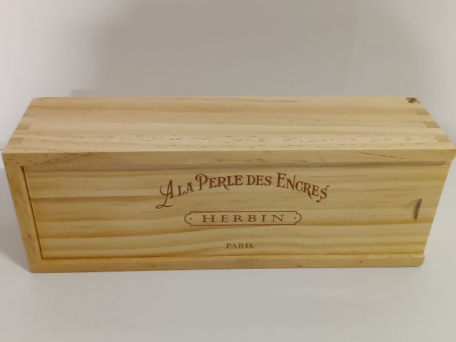 Ecost Customer Return Herbin 27016T - A wooden box '' Sapphire eclat '' Compret a wooden puck, 5