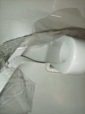 Ecost customer return Cornat Safeline 2.0 toilet seat  classic white look  easycare Duroplast  raise