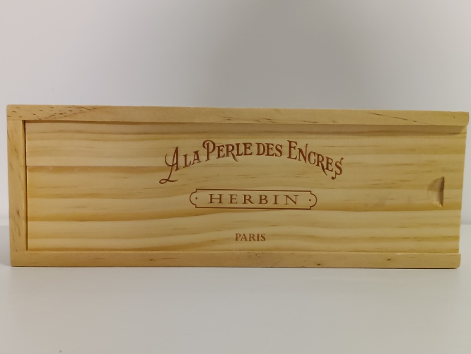 Ecost Customer Return Herbin 27016T - A wooden box '' Sapphire eclat '' Compret a wooden puck, 5