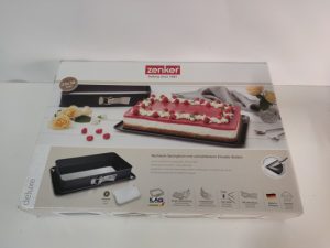 Ecost customer return Zenker Deluxe 7022 Springform Traybake Tray 42 x 29 cm