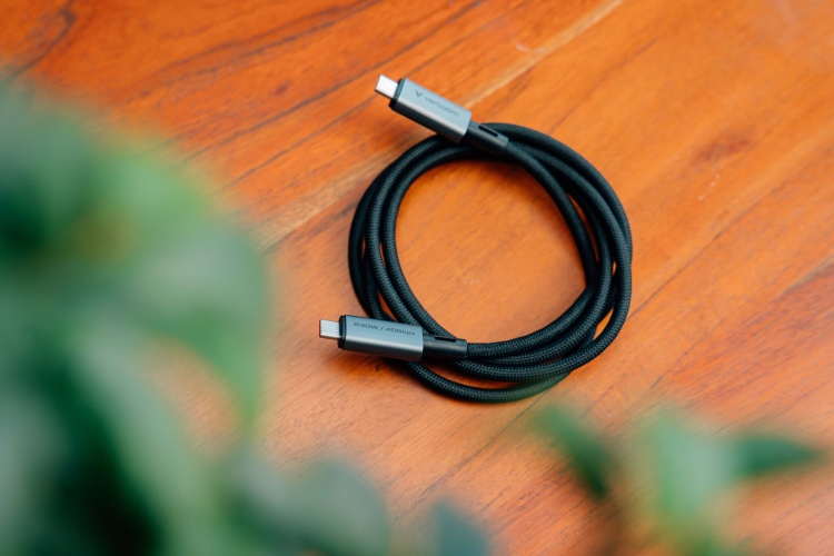 Verbatim 31847 Sync & Charge Cable USB-C to USB-C 240W 40Gbps 120cm, Grey/Black