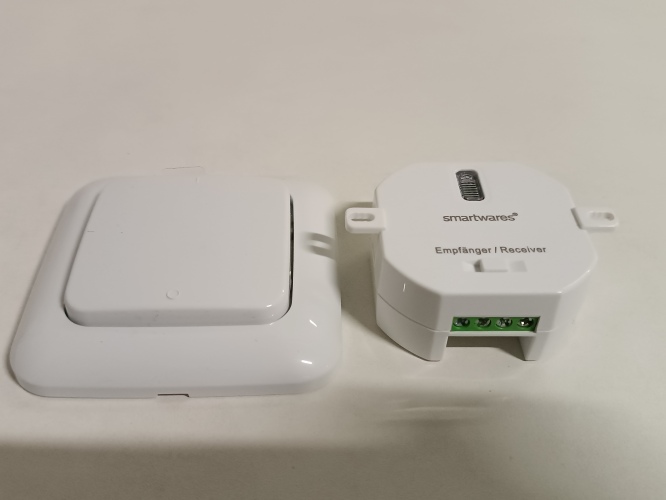 Ecost customer return Smartwares Plug & Connect Home Kit for Wireless Lighting up to 1000 Watt Moun