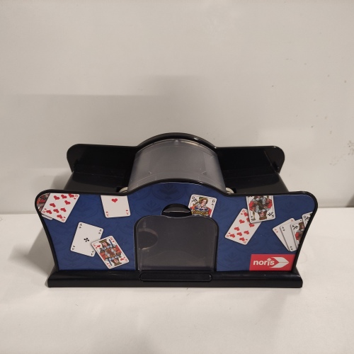 Ecost Customer Return Noris 606154621 - Card Shuffling Machine - battery-operated (2x 1.5V batteries