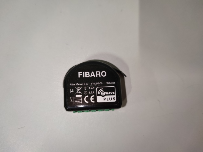 Ecost customer return FIBARO Roller Shutter 3 / ZWave Plus Smart Home Roller Shutter Switch FGR223