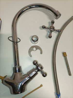 Ecost customer return DP bath GCC005 Almendro Series Sink Mixer Tap Chrome / Silver