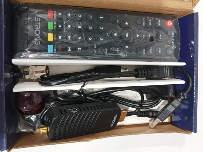 Ecost Customer Return Strong SRT82 Full HD DVB-T2 HDMI Stick - Compatible with Hevc265 - TV Receiver
