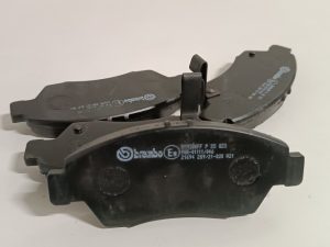 Ecost prekė po grąžinimo Brembo P28023 Front Disc Brake Pad - Set of 4