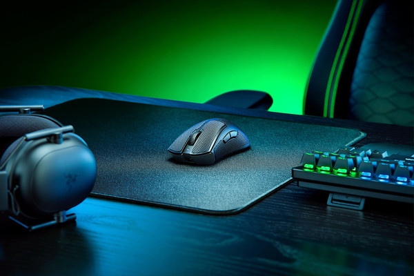 Razer DeathAdder V3 Pro Wireless Gaming Mouse, RF Wireless + USB-C, 30000 DPI, Black