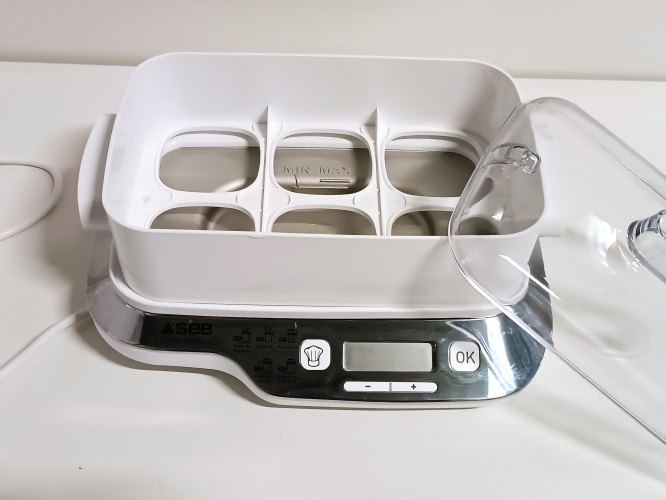 Ecost Customer Return SEB Yogurti?re 6 pots, 140 ml glass jars, 5 automatic programs, BPA -free,