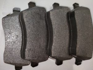 Ecost customer return Brembo P56086 Front Disc Brake Pad - Set of 4
