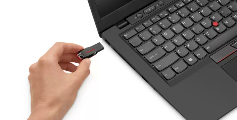 SanDisk Cruzer Blade USB Flash Drive 32GB, Black/Red