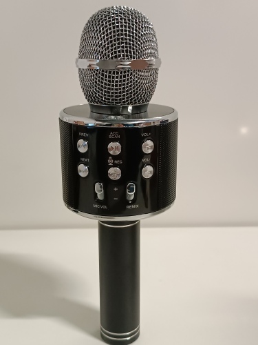 Ecost Customer Return Xtreme 27837 Microphone Speaker with Built-in Bluetooth Portable Black