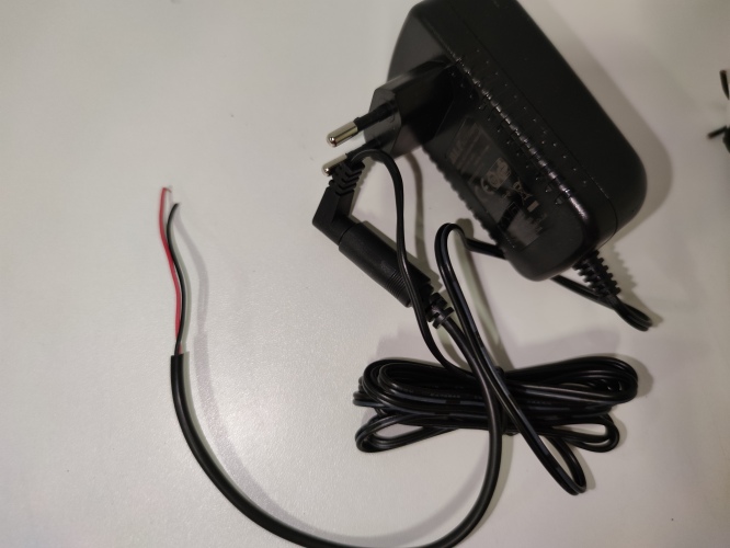 Ecost customer return Legrand, WiFi Video Door Intercom Kit with 2 Wire Connection, 7 Inch High Glos