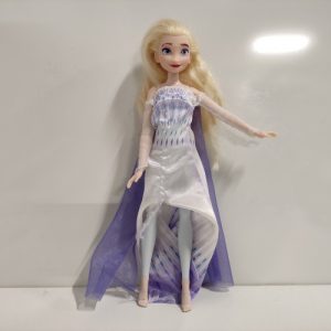 Ecost Customer Return Hasbro F1411 Frozen 2 Queen Elsa Doll, Dress, Shoes, and Long Hair Strands