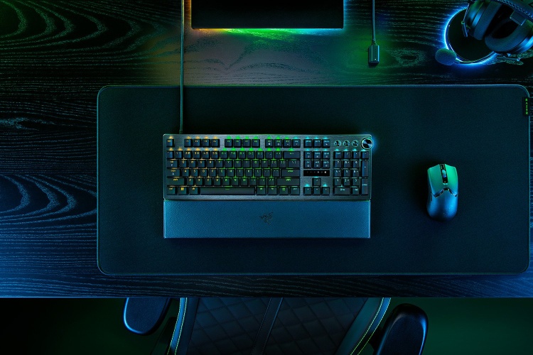 Razer Huntsman V3 Pro Wired Gaming Keyboard Full size, RGB, US, Black