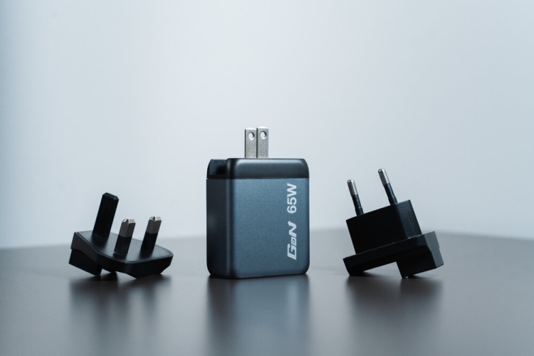 Verbatim 32201 GaN Charger 65W 3-Port, USB-A/USB-C, EU/UK/US Plug, Grey/Black