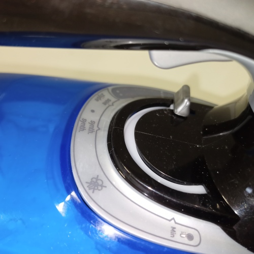 Ecost customer return Calor fv9710 C0 Ultimate Steam Iron 2800 W