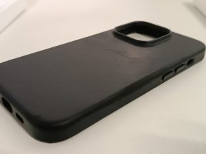 Ecost Customer Return Apple Magsafe Case in leather for iPhone 14 Pro- midnight