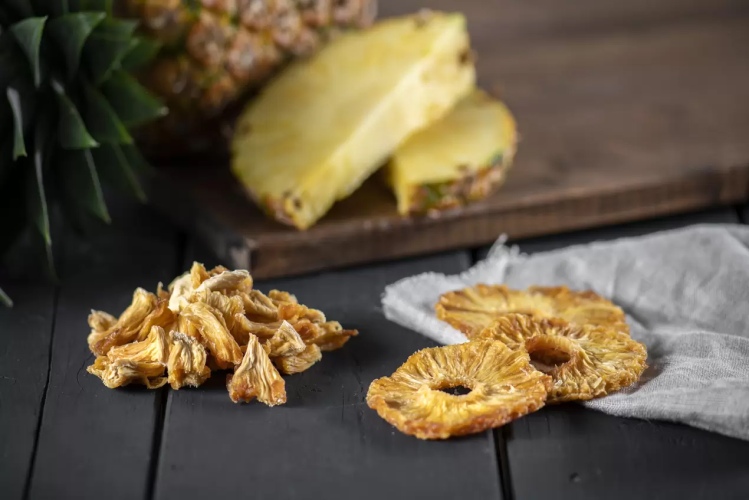 HPW Dried pineapple 2,5 kg