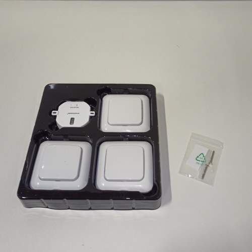 Ecost customer return Smartwares SH499567 Bedroom Light Switch Set Plug & Connect 1 Builtin Switch