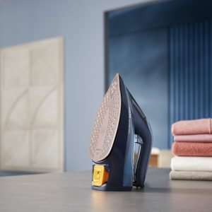 Philips Azur 8000 Series DST8020/20 Steam Iron, 3000 W, Light Blue