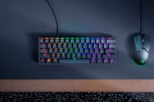 Razer Huntsman Mini Wired Gaming keyboard RGB LED, USB, DE, Clicky Optical Purple Switch, Black